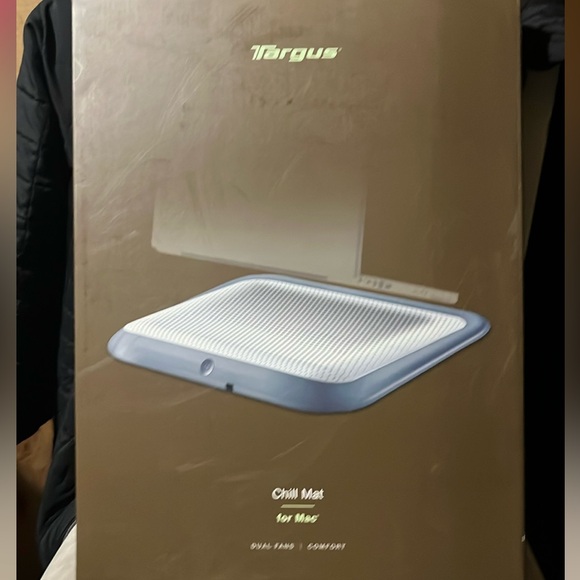 Targus Laptop "Chill Mat" - Picture 1 of 5
